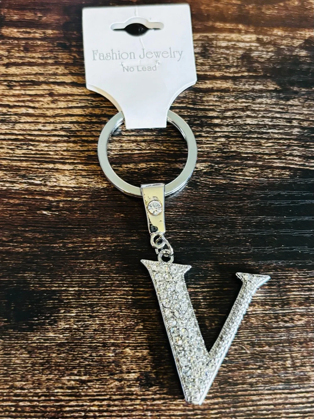 Silver Tone Crystal Rhinestone  'V'‎ Initial Keychain